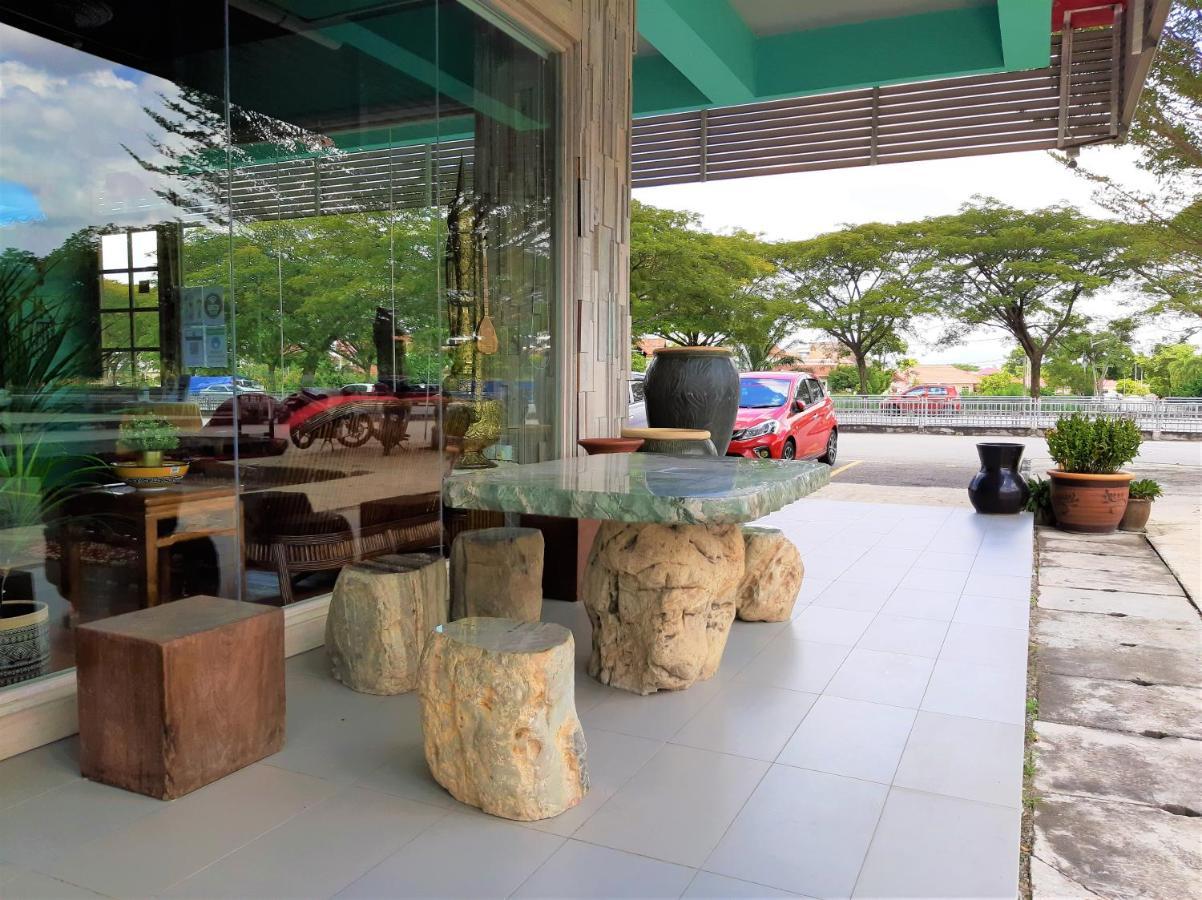 Blue Eyes Hotel Kepala Batas  Exterior photo